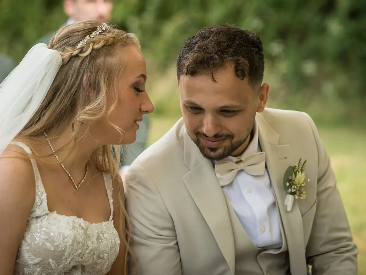 Brautpaar bei der freien Trauung – Hochzeit Jana & Karim Mainz-Laubenheim