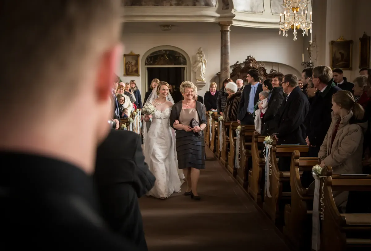 Einzug in die Kirche – Hochzeit Sigrid & Chris