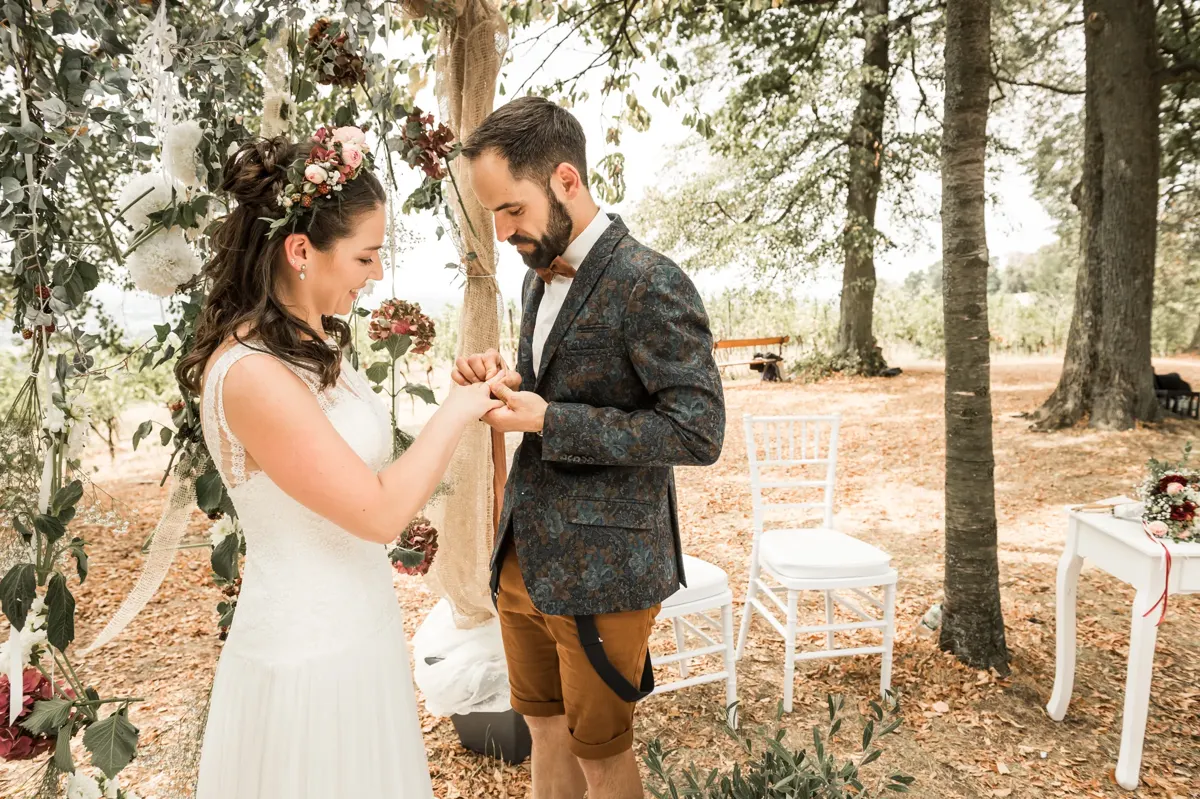 Ringtausch unter Bäumen – Hochzeit Theresa & David im Fürstenlager Bensheim