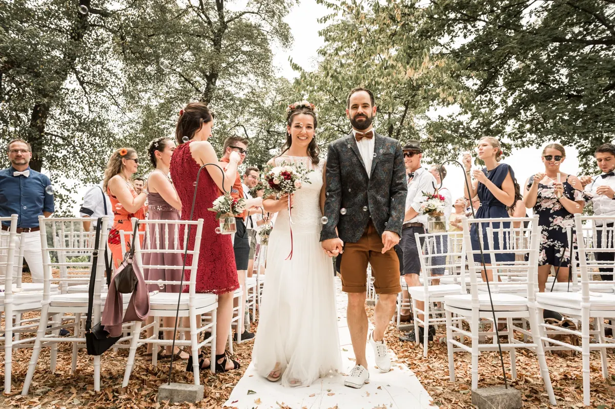 Brautpaar zieht nach der Trauung aus – Hochzeit Theresa & David im Fürstenlager Bensheim