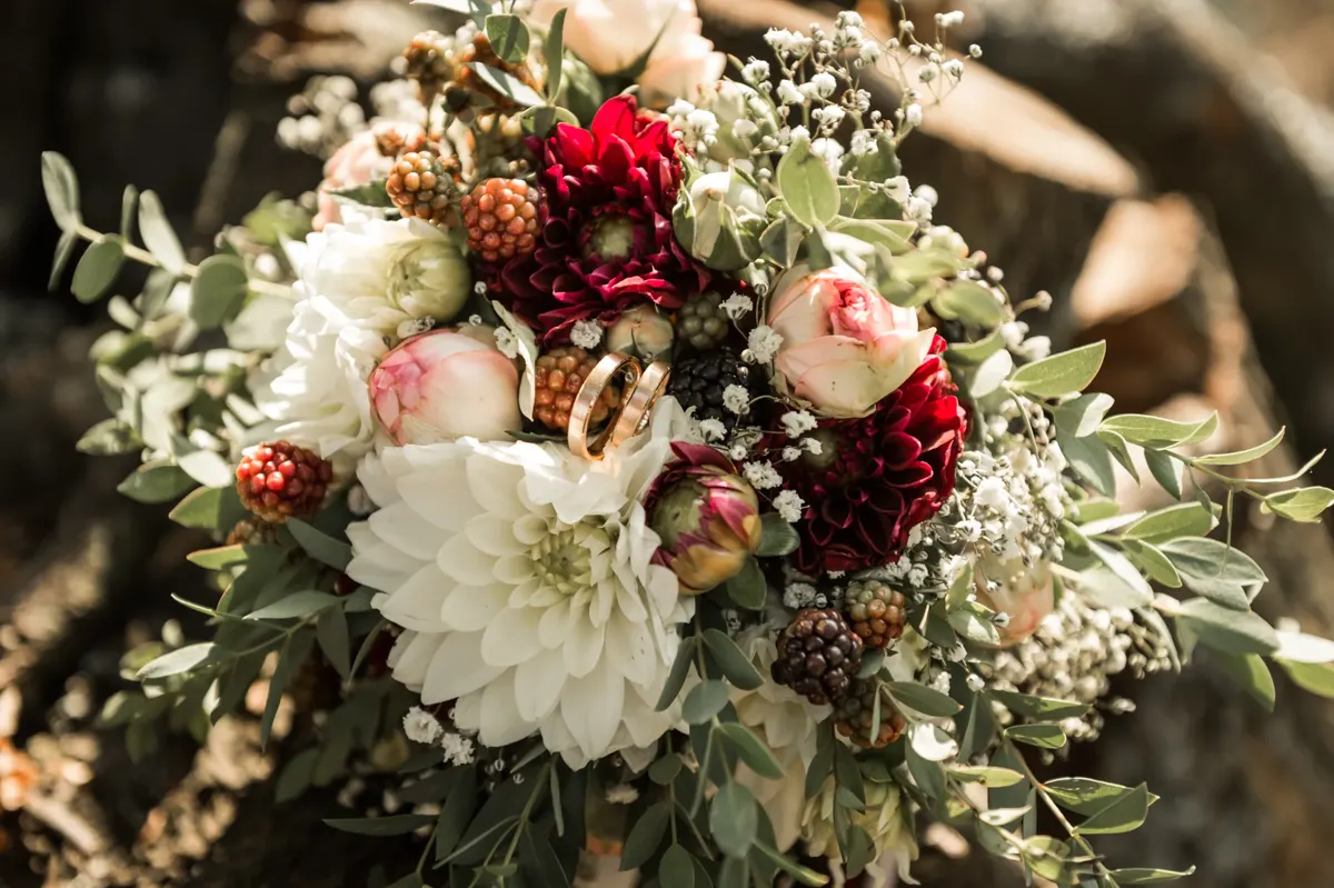 Brautstrauß im Detail – Hochzeit Theresa & David im Fürstenlager Bensheim