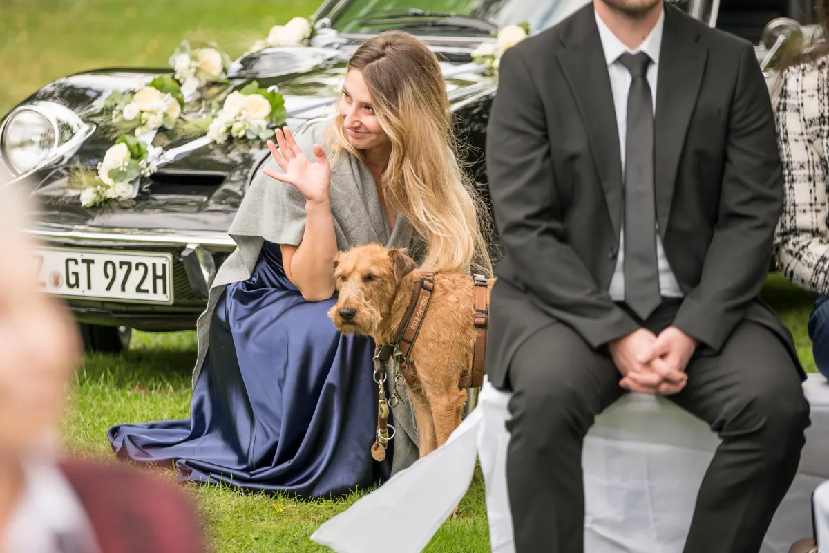 Familienhund bei der Trauung – Hochzeit Vanessa & Dennis