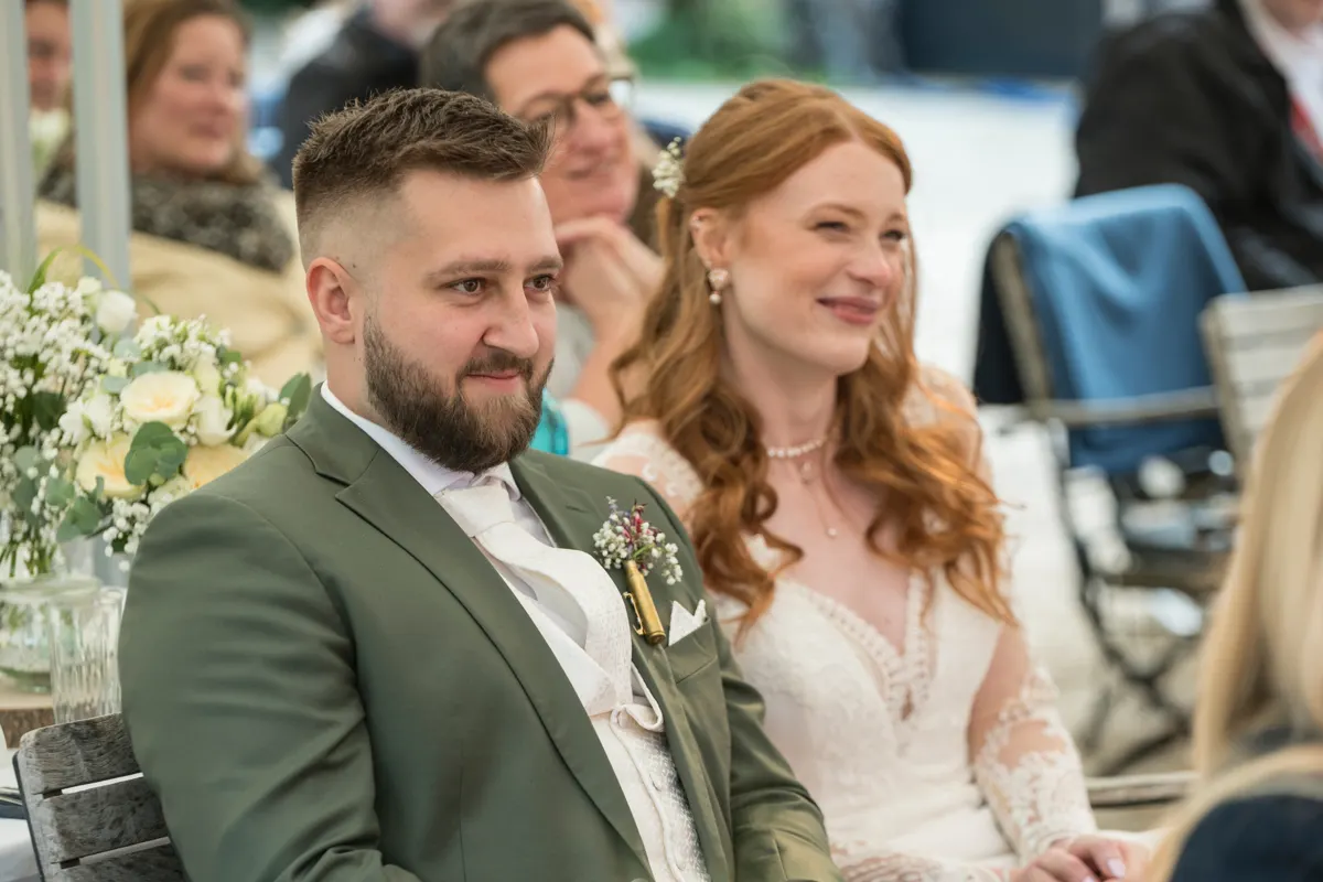 Lachen mit dem Zauberkünstler – Hochzeit Vanessa & Dennis